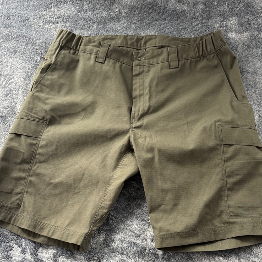 Men's Khaki Cargo Shorts